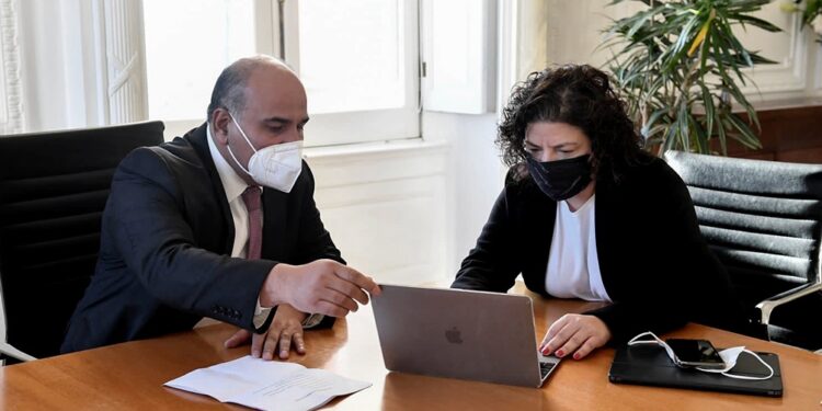 El Gobierno anunció que no será obligatorio usar el tapaboca al aire libre