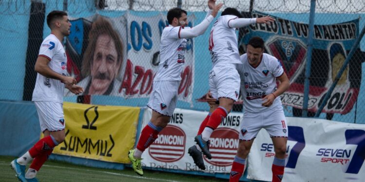 El Tricolor ganó en Adrogué y ya está segundo