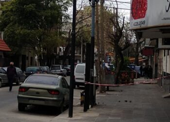 Lanús: se suicidó en la puerta de la comisaría al enterarse de la muerte de su madre