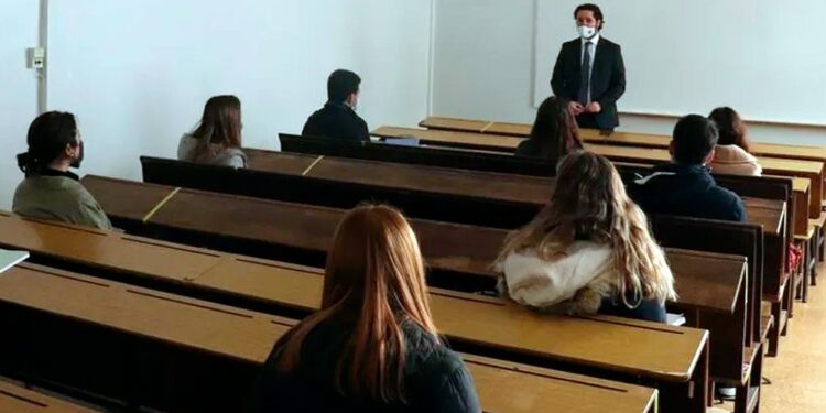Autorizaron el retorno a la presencialidad plena en las universidades