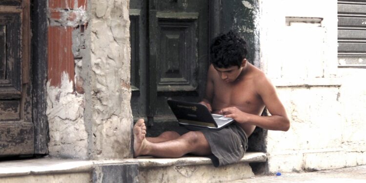 Los beneficiarios de las becas Progresar accederán a un plus por conectividad