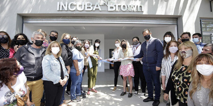 Cascallares inauguró “Incuba Brown”, el primer centro de desarrollo productivo de la región