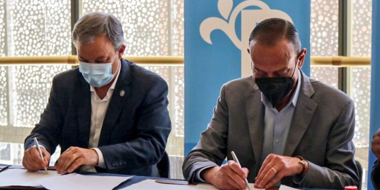 Firman convenios con Vialidad  para pavimentar en Brown