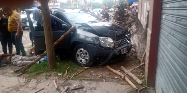 Robaron en Calzada y San José y la policía los atrapó tras persecución y tiroteo