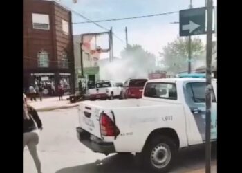 Longchamps: se prendió fuego un cajero mientras le hacen mantenimiento