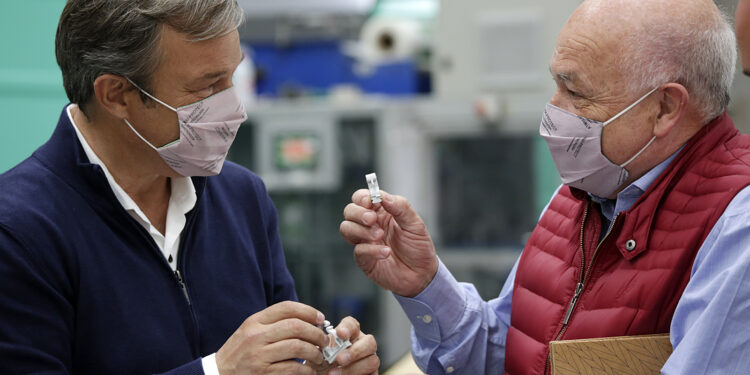 Cascallares recorrió empresa del parque industrial que amplía su planta y genera trabajo