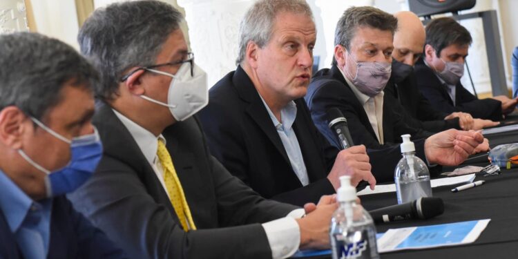 El gobierno anunció obras en las universidades de Brown, Lomas y Avellaneda