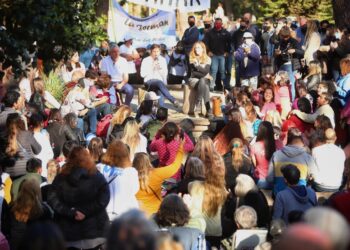 Kicillof anunció viajes de egresados gratis para 220 mil jóvenes