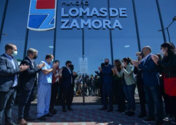 Lomas: Kicillof inauguró dos hospitales especializados en odontología y oftalmología