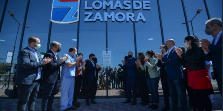 Lomas: Kicillof inauguró dos hospitales especializados en odontología y oftalmología