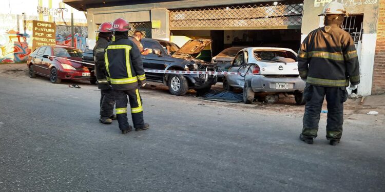 Burzaco: perdió el control del auto y mató al empleado de un taller