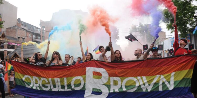 Color, brillo y derechos: así se vivió la segunda Marcha del Orgullo en Almirante Brown