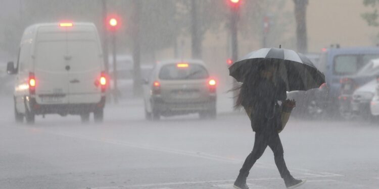 Humedad y lluvias aisladas: así estará el clima este fin de semana