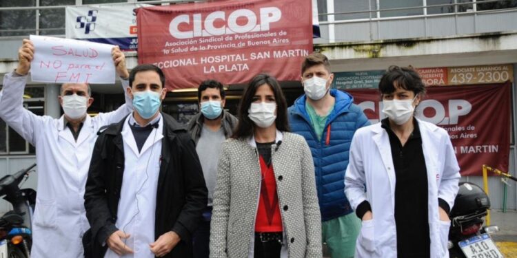 Los médicos de Provincia convocaron a dos paros con marcha por reapertura paritaria