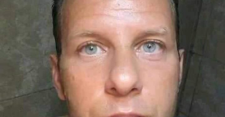 Un docente de Temperley le mandaba fotos sexuales a sus alumnas: piden cuatro años de prisión