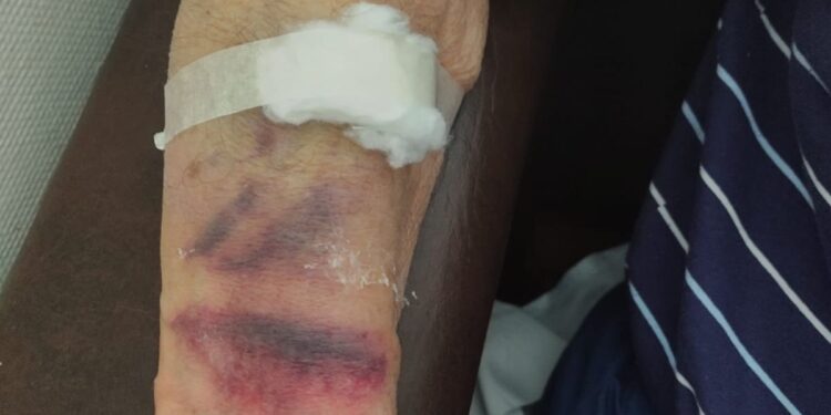 Denuncian a un clínica de Lanús por maltratar a un hombre de 83 años