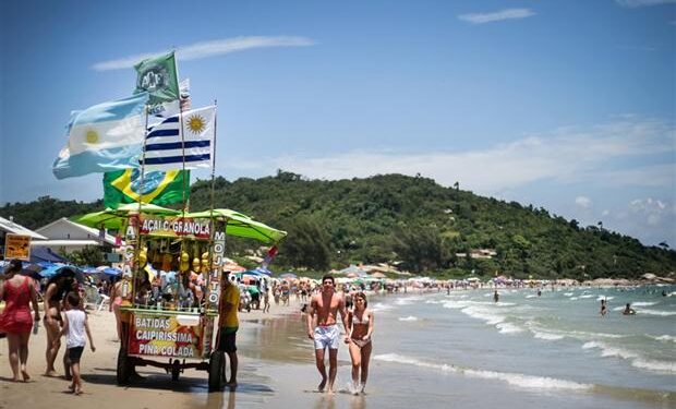 Vacaciones 2022: Brasil anunció que los no vacunados deberán hacer cuarentena al ingresar