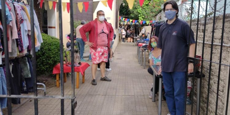 El hospital Esteves se abre a la comunidad con una feria y música en vivo