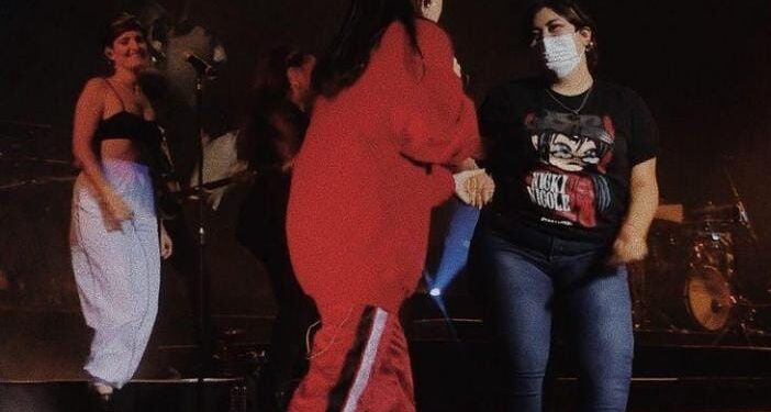 La joven de Glew que subió al escenario con Nicki Nicole: «Sentí que estaba soñando»