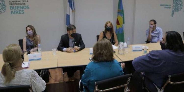 Provincia ofertó un nuevo aumento a docentes que llega casi al 54% anual