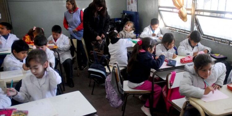 Las clases inician el 2 de marzo en provincia de Buenos Aires, con presencialidad plena