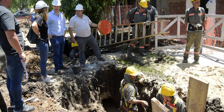 Registran un avance del 85% las obras de cloacas para 11 mil vecinos de Don Orione