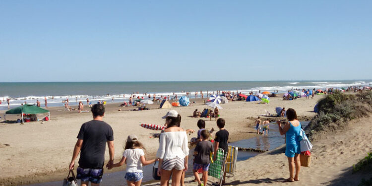 Verano en la provincia: más de 5 millones de turistas en las playas bonaerenses