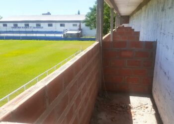 San Martín de Burzaco construye vestuarios nuevos, cabinas y palcos