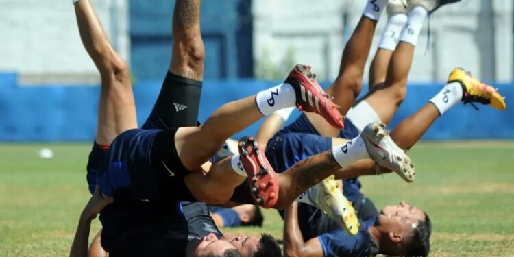 Claypole recibirá a El Porve y Sanma visitará a Victoriano en el arranque