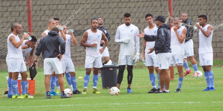 Por un brote de coronavirus, Temperley no viajará a Montevideo