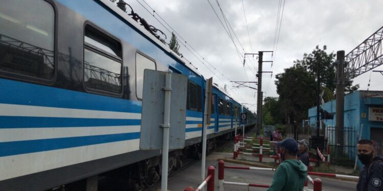 El tren atropelló y mató a una mujer en Burzaco