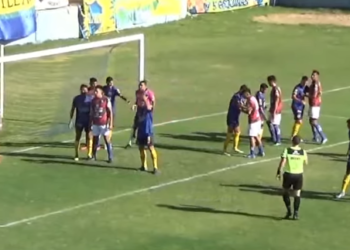 A Claypole se le escapó el triunfo sobre el final y con un penal polémico