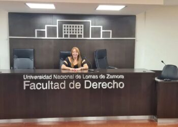 Así se emocionó Lizy Tagliani al aprobar un final en la Universidad de Lomas