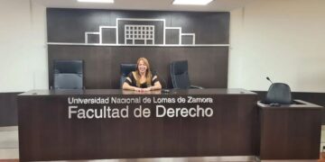 Así se emocionó Lizy Tagliani al aprobar un final en la Universidad de Lomas