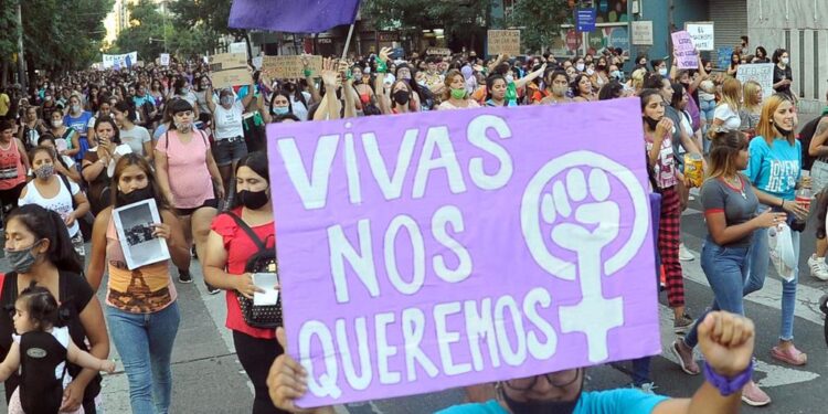 #8M: Multitudinaria movilización al Congreso en el Día de la Mujer Trabajadora