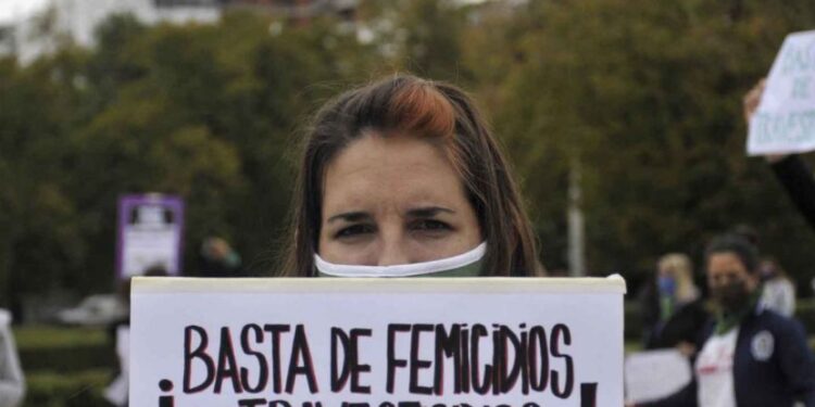 Se registró un femicidio cada 26 horas en lo que va del año