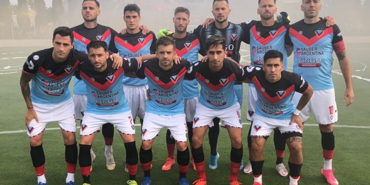 Brown empató con Madryn en un alucinante final de partido y continúa en lo más alto de la tabla