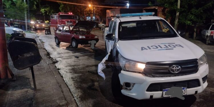 Rafael Calzada: choque entre un auto y un patrullero