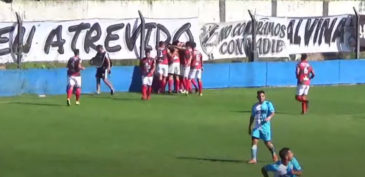 Claypole recuperó la sonrisa y se quedó con los tres puntos