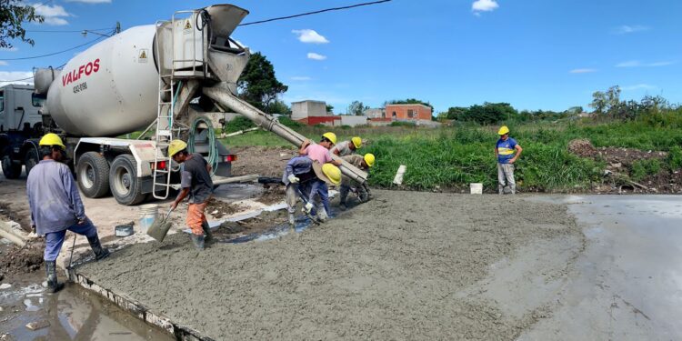 Avanza una obra que mejorará la conectividad entre Solano, Adrogué y Calzada