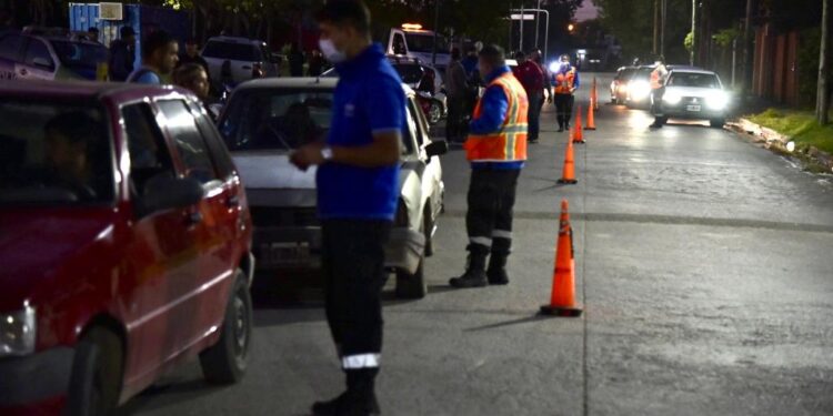 Intenso operativo vial en el circuito de Glew: secuestraron autos, motos y licencias