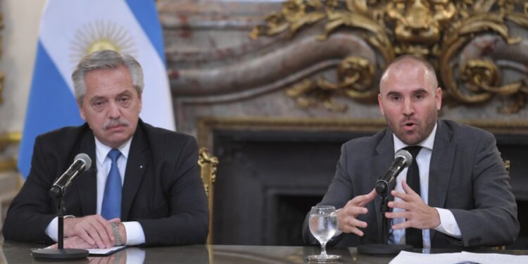 El Gobierno anunció un bono de $ 12 mil para jubilados y un refuerzo de $18 mil para trabajadores no registrados