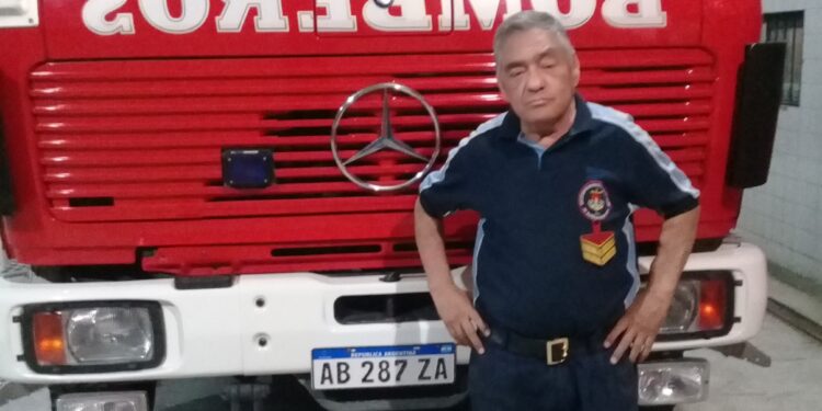Claypole: los bomberos despidieron a un suboficial que falleció