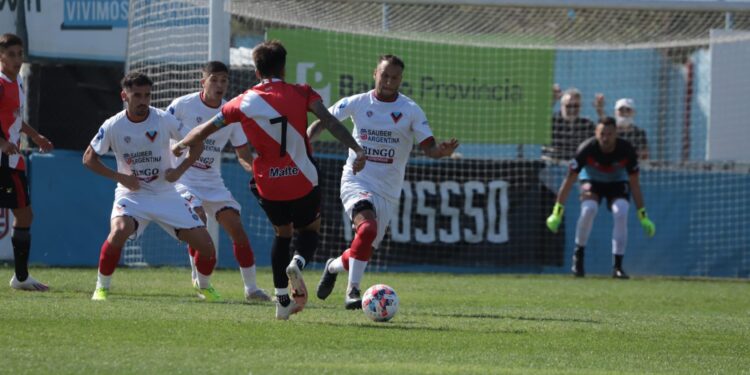 Brown de Adrogué perdió de local ante Deportivo Maipú