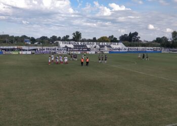 Claypole le ganó a Atlas y homenajeó a los veteranos de Malvinas