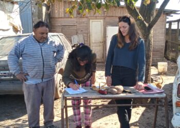 Productores de Brown vendieron por primera vez sus cosechas a la granja municipal