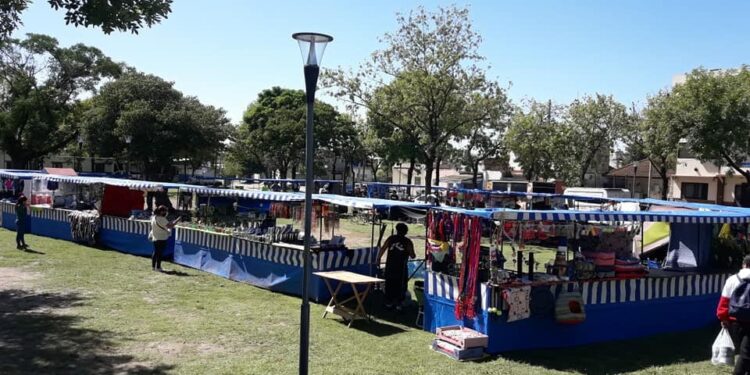 Feria de emprendedores y gastronomía en Malvinas Argentinas