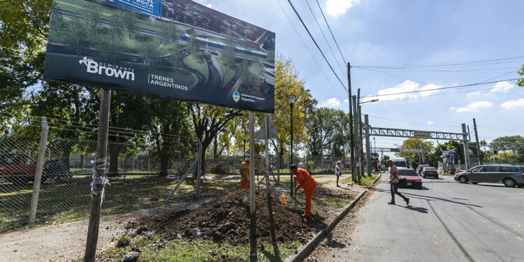 Con la instalación del obrador, arranca la construcción del paso bajo nivel de Calzada
