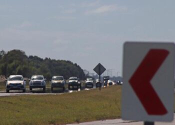Aumento de frecuencias en Aerolíneas, pasajes agotados en tren y controles para Semana Santa