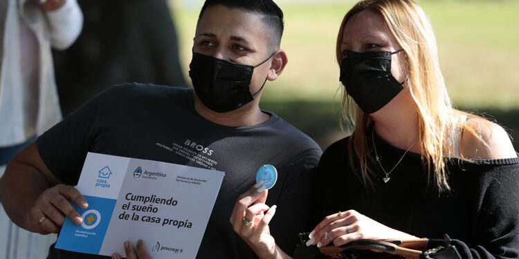 Entregaron créditos del programa “Casa Propia” a familias